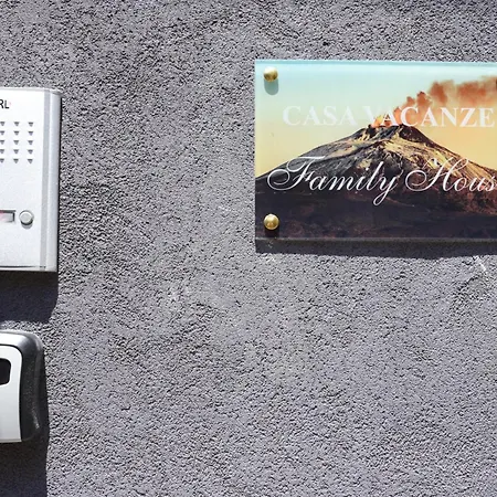 Family House Apartamento Catania