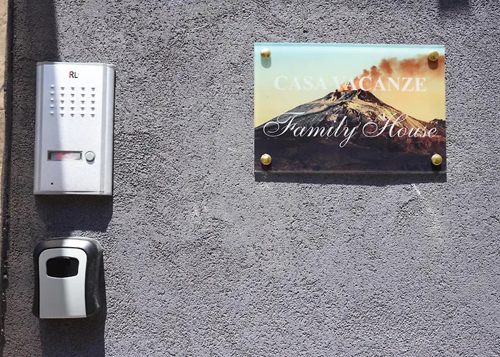 Family House 아파트 카타니아